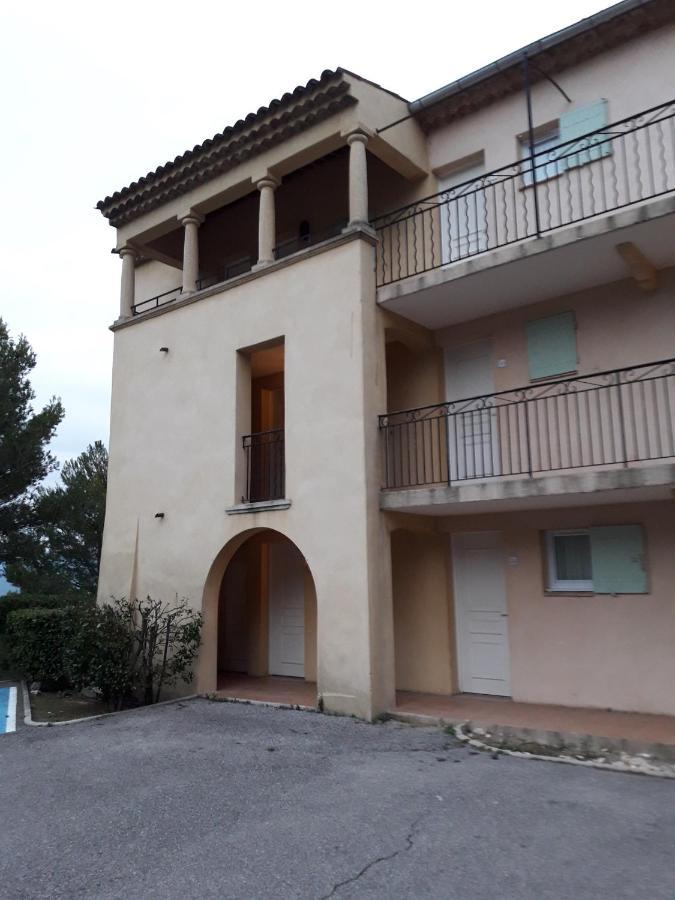 Studio Sur Le Domaine Du Golf De Pont Royal Mallemort Exterior photo