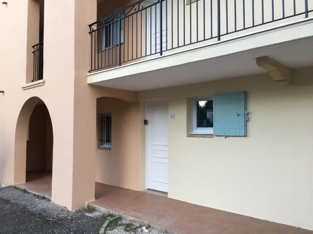 Studio Sur Le Domaine Du Golf De Pont Royal Mallemort Exterior photo