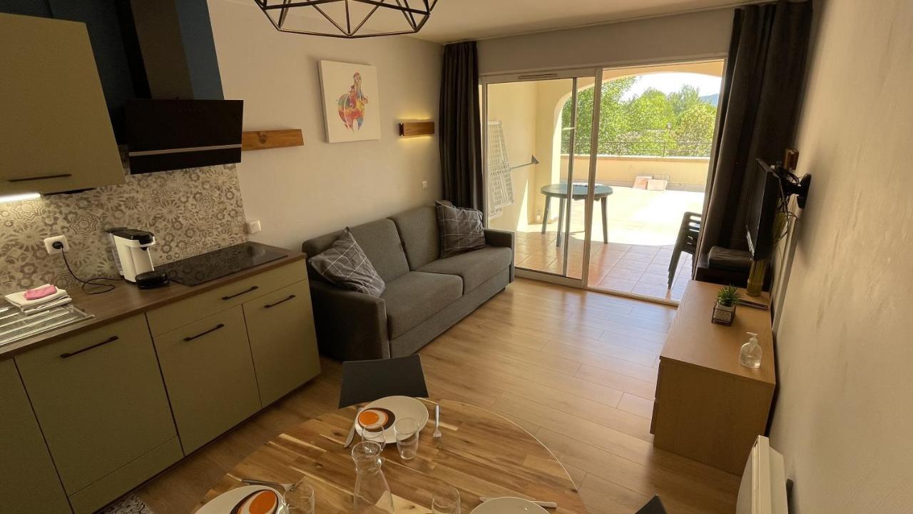 Studio Sur Le Domaine Du Golf De Pont Royal Mallemort Exterior photo